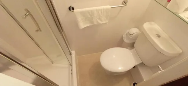 Deluxe, Double Bed, OYO Lily Hotel Blackpool 8/8