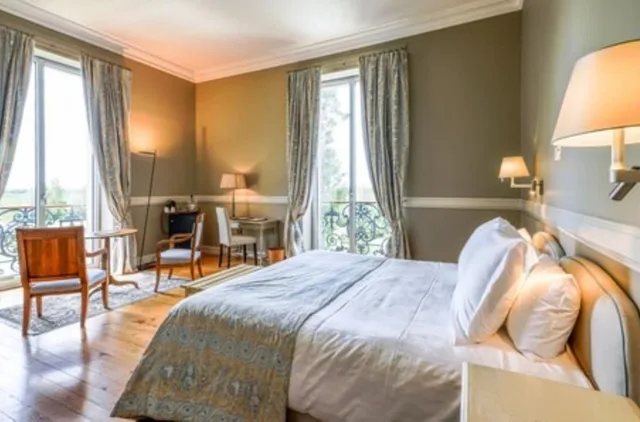غرفة كومفورت بسرير مزدوج بإطلالة على الحديقة، CHATEAU GRATTEQUINA 2/5