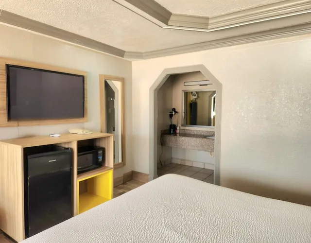 غرفة بسريرين كوين للمدخنين، Days Inn by Wyndham Kenedy/Karnes City 2/7