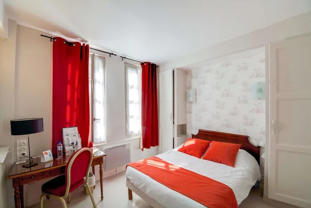 غرفة قياسية بسرير مزدوج، Brit Hotel Les Comtes de Champagne Centre Historique 2/10