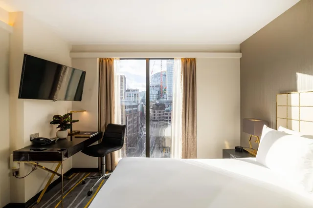 Towre Hyll, Superior, King Bed, Accessible، Leonardo Hotel London Aldgate - Formerly Hotel Saint 1/2