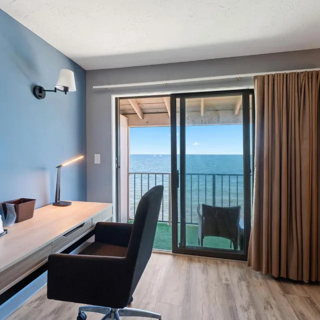 Ocean, 2 Queen Beds, Balcony، Pilgrim Sands on Long Beach 9/10