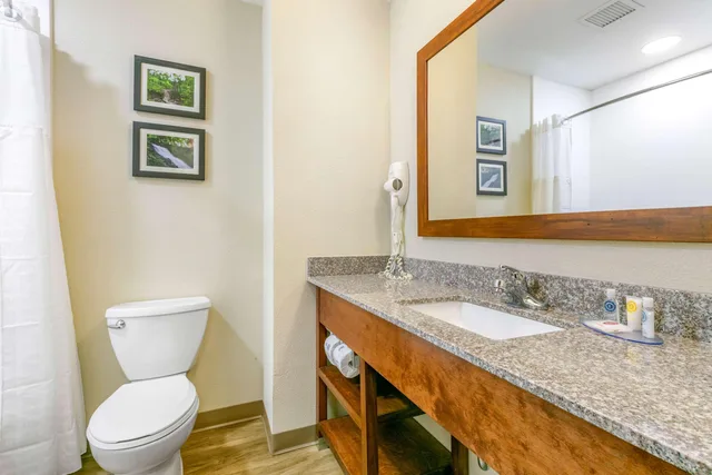 غرفة بسريرين كوين، Comfort Inn and Suites Van Buren Fort Smith 3/3