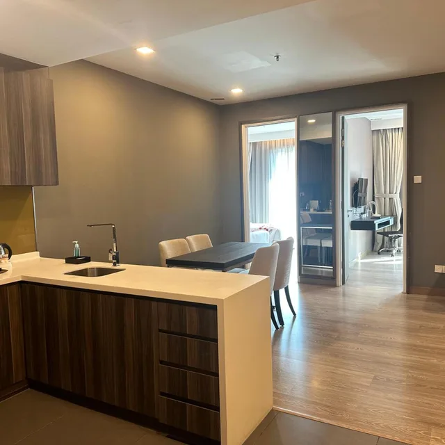 جناح بريميير بسرير كينج بغرفتي نوم، Ramada Suites by Wyndham Kuala Lumpur City Centre 3/5