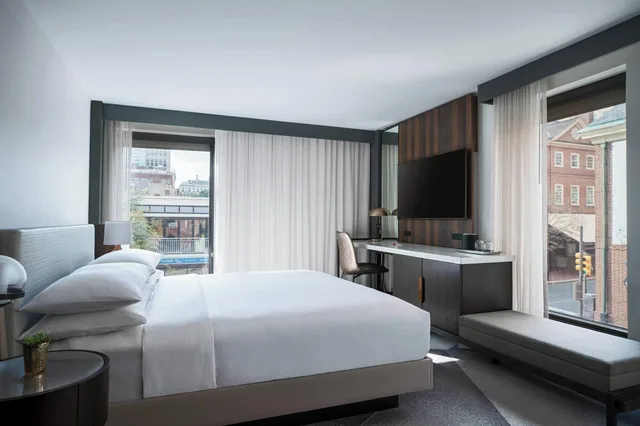 غرفة ديلوكس بسرير كينج، Philadelphia Marriott Old City 2/5