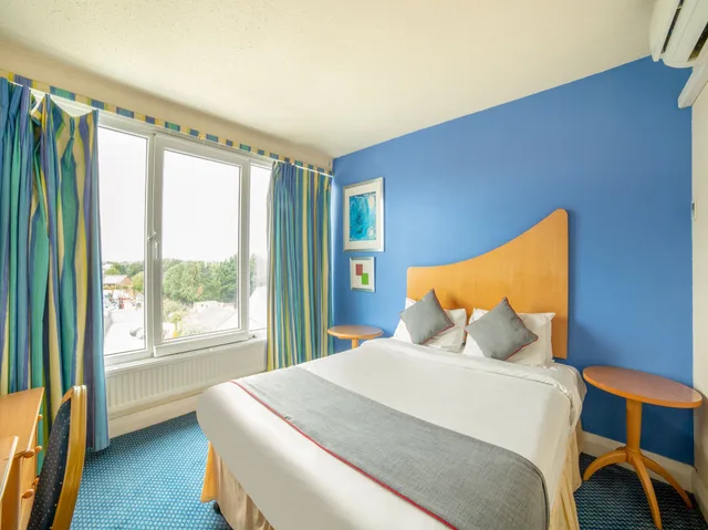غرفة قياسية مزدوجة، OYO The Chiltern Hotel 1/9