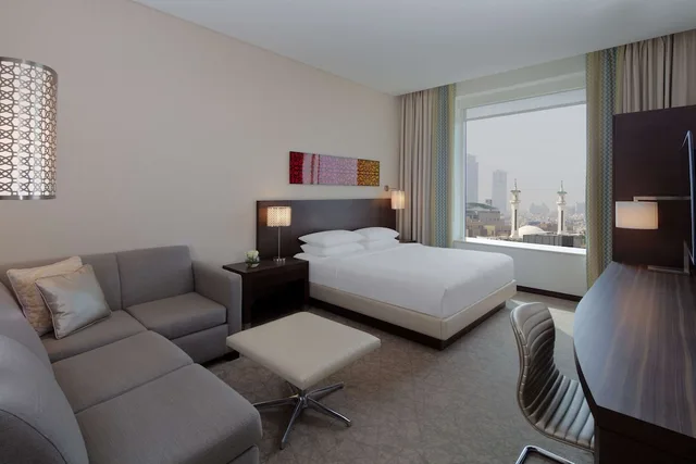 غرفة بسريرين منفصلين مع أريكة، فندق حياة بليس الرياض السليمانية(Hyatt Place Riyadh Al Sulaimania) 10/10