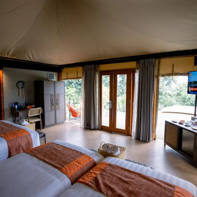Willy, Tent، JSI Resort 2/6