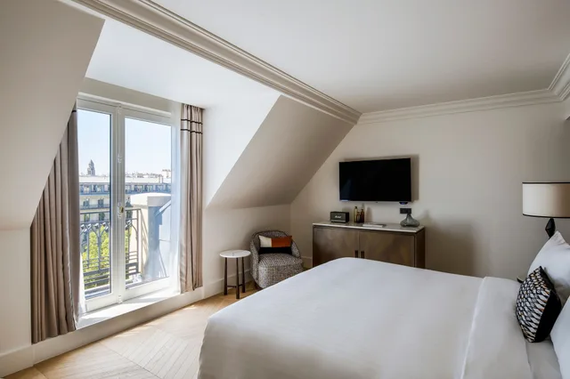 Room, King Bed, Champs Elysees View، Paris Marriott Champs Elysees Hotel 1/7
