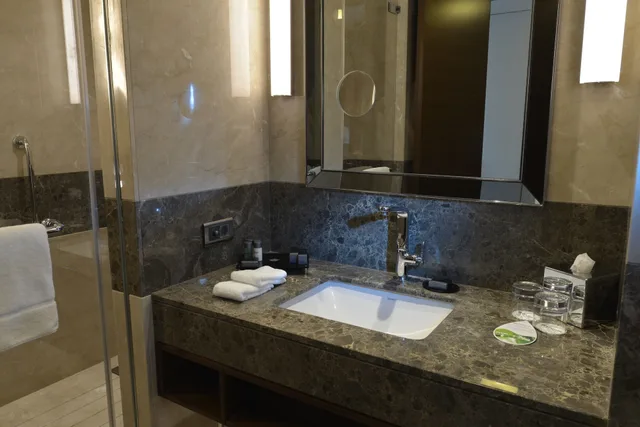 غرفة بسرير كينج بشرفة للمدخنين، Wyndham Grand Istanbul Europe 10/10
