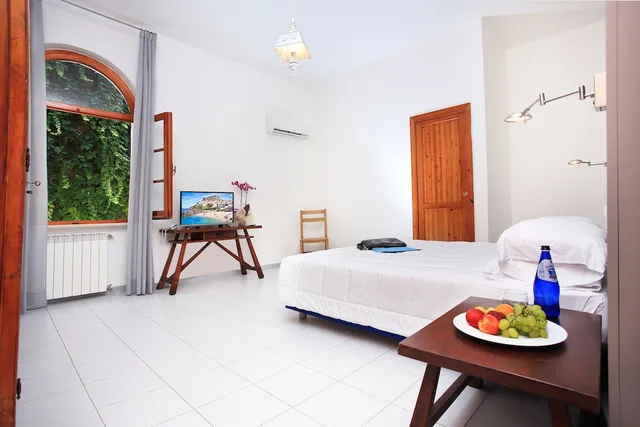 غرفة كلاسيكية بسرير كوين، Meli Hotel 2/3