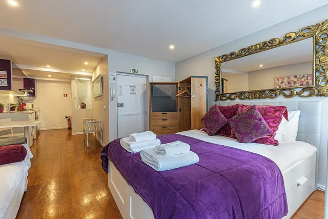 استوديو سوبيريور بسرير كوين بإطلالة على المدينة بشرفة، Lisbon Core Apartments In Bairro Alto Chiado 4/10