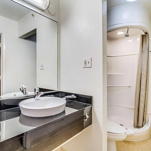 غرفة رباعية، Motel6 Linthicum Heights, MD - BWI Airport 6/6