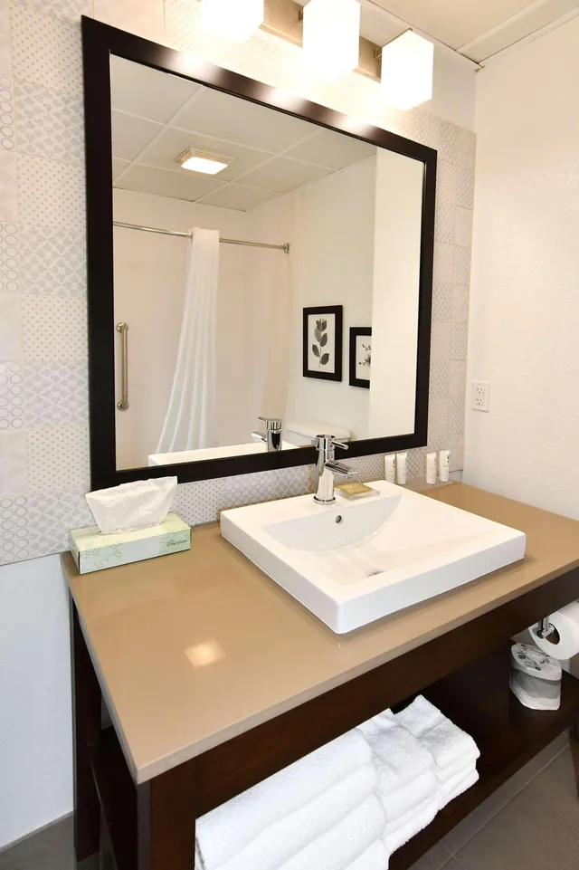غرفة بسريرين كينج، Country Inn and Suites By Radisson Mount Morris NY 2/2