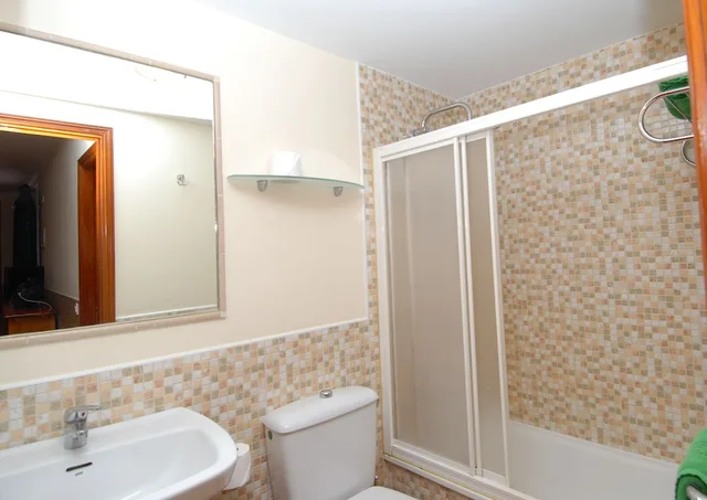 شقة بفراش فوتون وسريرين منفصلين بشرفة بغرفة نوم واحدة، Villa Florida Apartments 2/2