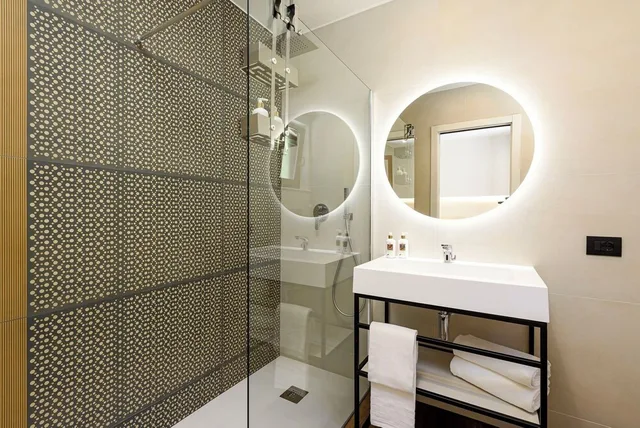 غرفة قياسية بسرير كوين بإطلالة على الجبل بشرفة، Albergo Auralba 4/5
