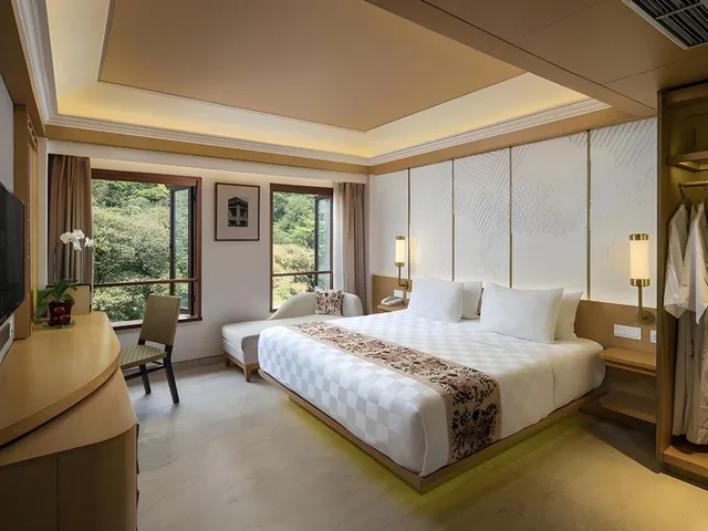 غرفة ديلوكس بسرير مزدوج، Padma Hotel Bandung 1/1