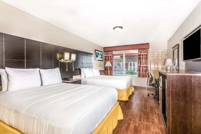 غرفة قياسية بسريرين كوين، Econo Lodge Inn & Suites Florida City 1/1