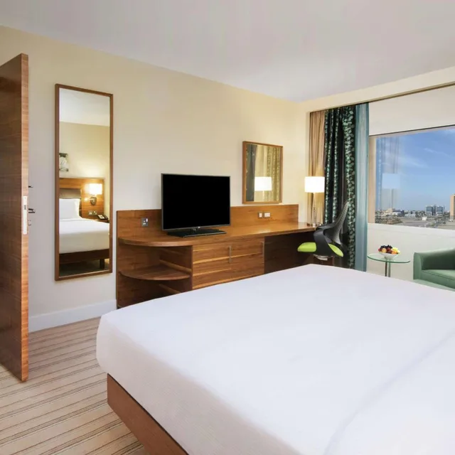 غرفة متصلة عائلية بسرير فردي، Hilton Garden Inn Ras Al Khaimah 2/7