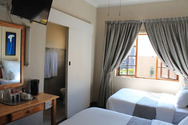 غرفة قياسية بسريرين منفصلين، Nelspruit Lodge 9/10