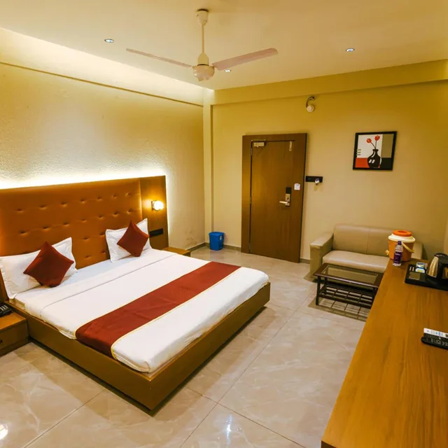 Super, Deluxe, Balcony، Goverdhan Greens Resort Dwarka 1/9