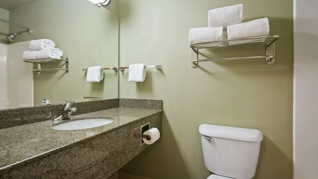 غرفة قياسية بسرير كينج، Best Western Plus Kennewick Inn 3/3