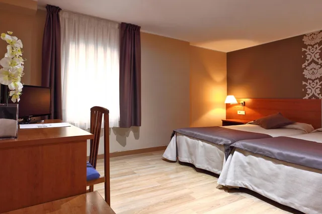 غرفة بسرير مزدوج أو سريرين منفصلين، Catalunya Hotel 4/6