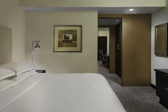 2 Bedrooms, Suite, 1 King or 2 Double Beds، Hilton Toronto Markham Suites Conference Centre Spa 5/5