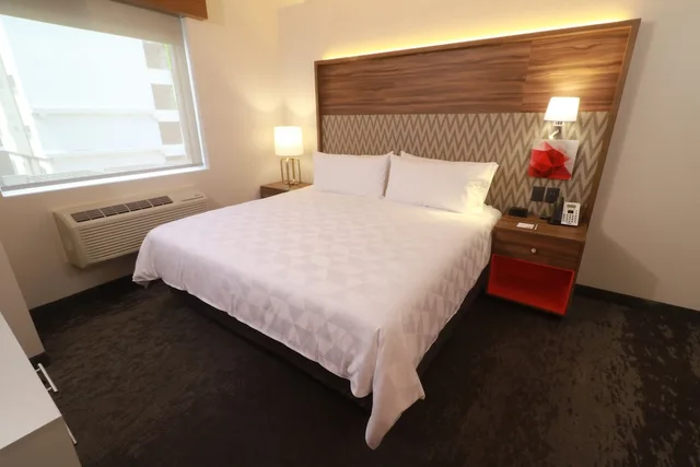 جناح بسرير كينج مع أريكة، Holiday Inn And Suites Monterrey Apodaca Zona Airport 3/4