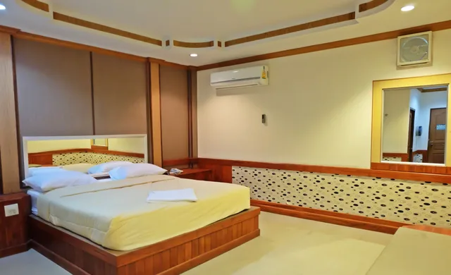 غرفة بسرير كينج، Bypass And Resort 2/4