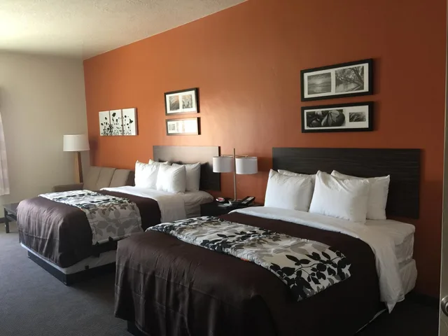 غرفة بسريرين كوين مع أريكة، Sleep Inn & Suites Page at Lake Powell 2/10