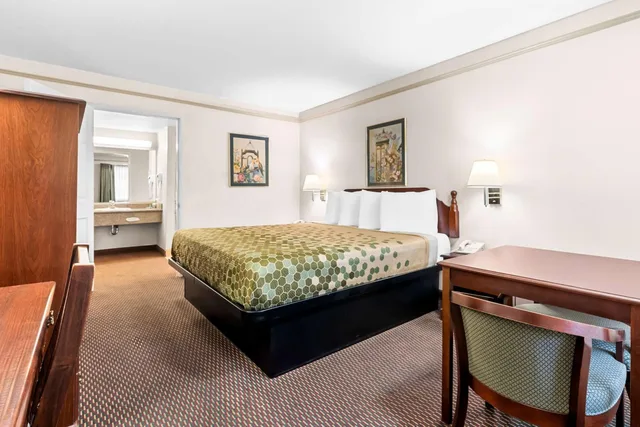 غرفة بسرير كينج بحوض استحمام لذوي الإعاقة، Surestay Hotel By Best Western Castro Valley 2/4