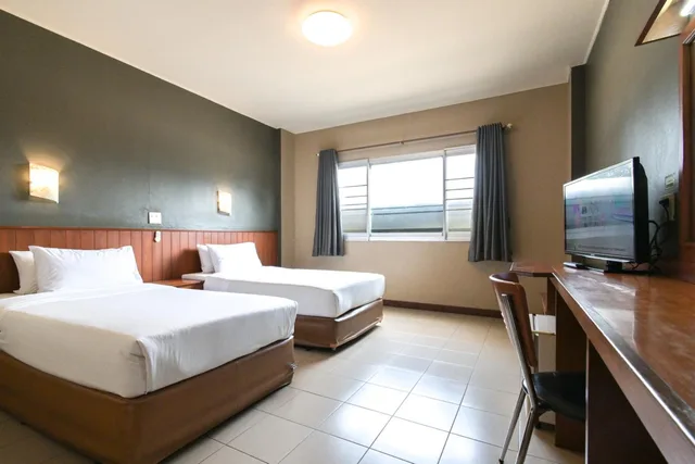 غرفة قياسية بسرير كينج، Rattana Park Hotel 1/2