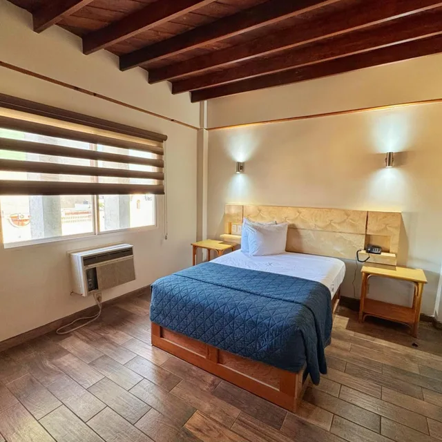 غرفة بسرير كوين، Paris Hotel 8/10
