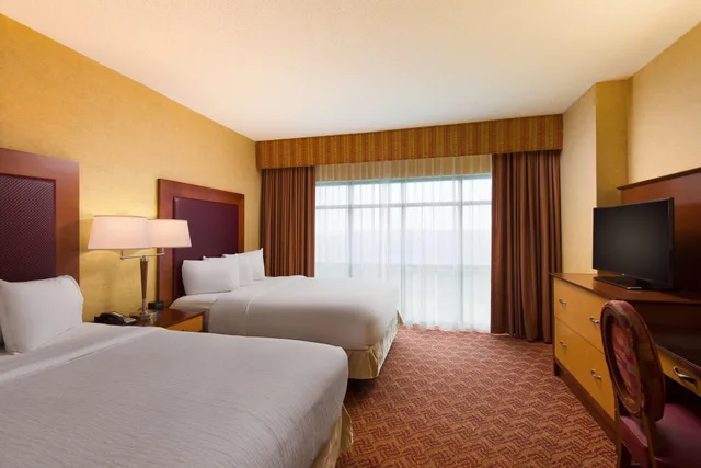2 Bedrooms, Suite, 1 King or 2 Queen Beds، Embassy Suites by Hilton Charlotte Concord Golf Resort & Spa 5/12