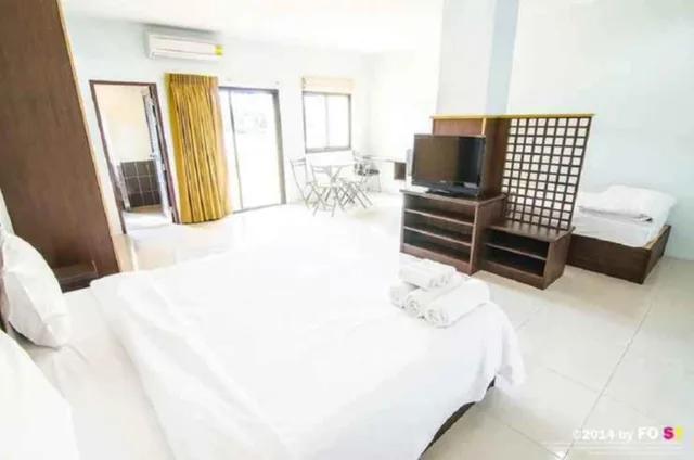 غرفة ثلاثية بسرير كينج وسرير فردي، Aj Residence 4/9
