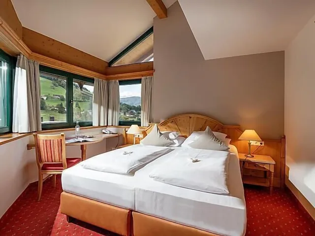 جناح عائلي بسرير كينج مع أريكة، Hotel Elisabeth 1/1