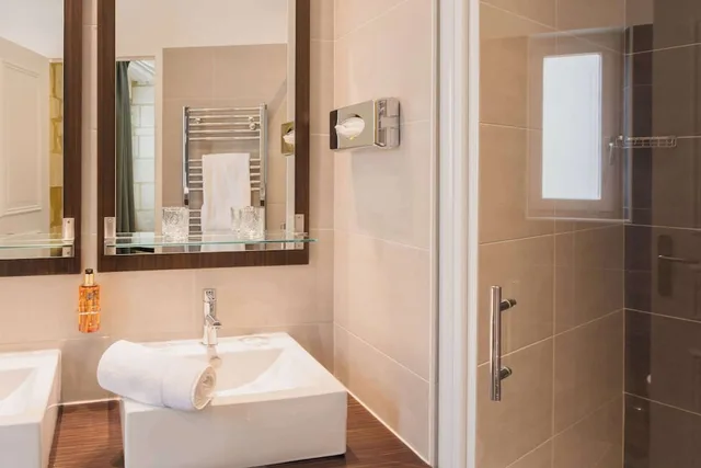 Superior, Queen Bed, Best Western Hotel De France 7/8