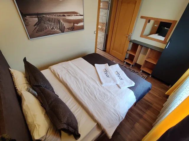 Luxury, Suite, Queen Bed, Sofa, Terrace, Concept House 2/7