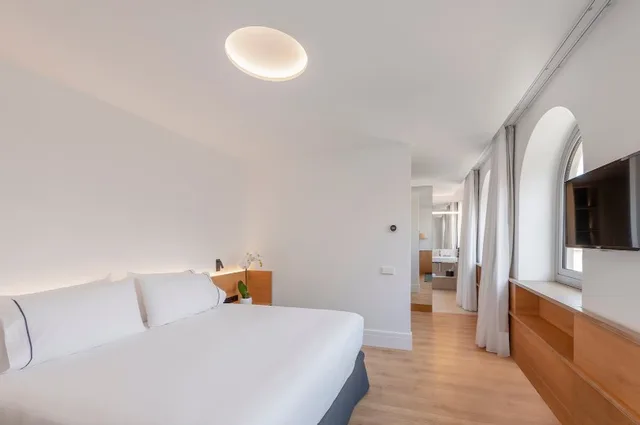 غرفة ديلوكس مفردة بسرير مزدوج بإطلالة، Eurostars Portico Alicante 1/1