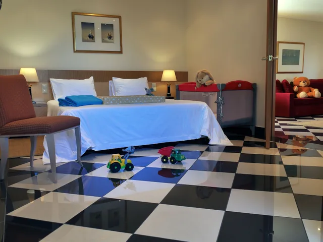 جناح عائلي بسرير كوين بغرفة نوم واحدة مع أريكة، Out of the Blue Resort 3/4