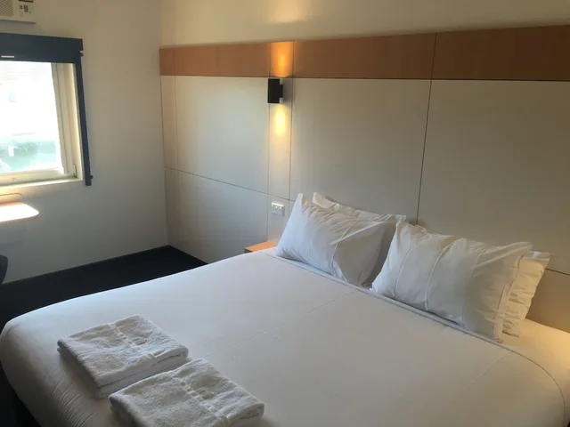 غرفة قياسية بسرير كوين، ibis budget Casula Liverpool 5/10