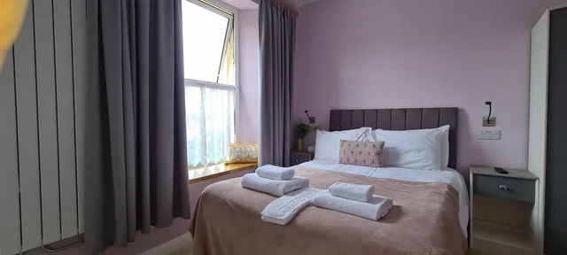 غرفة بسرير مزدوج بحوض استحمام، The Torland Hotel 6/10