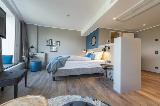 غرفة سوبيريور بسرير كوين، HARBR. hotel Konstanz 3/8
