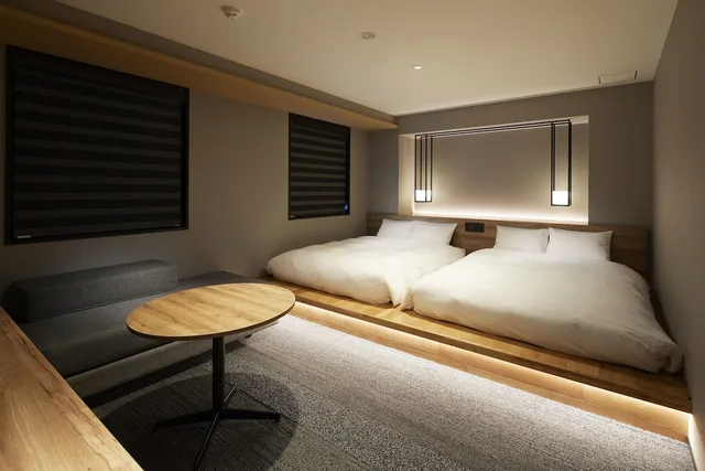 غرفة ديلوكس بسريرين مزدوجين مع أريكة، HOTEL ANDROOMS SHIN-OSAKA 1/5