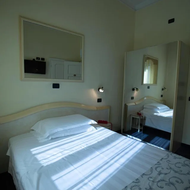 غرفة مفردة، Hotel London 1/10