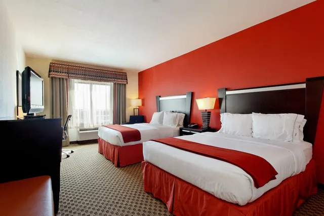 غرفة قياسية بسريرين كوين، Holiday Inn Express Hotel And Suites Odessa 2/5