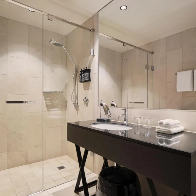 Two Bedroom Luxury Apartment، Burbury Hotel & Apartments 2/12