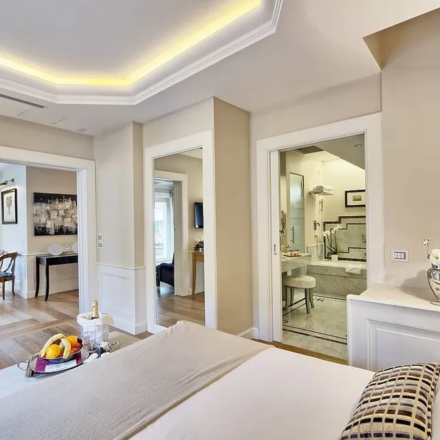 جناح رئاسي بسرير فردي بشرفة مع أريكة بجاكوزي، Trevi Palace Luxury Inn 5/9