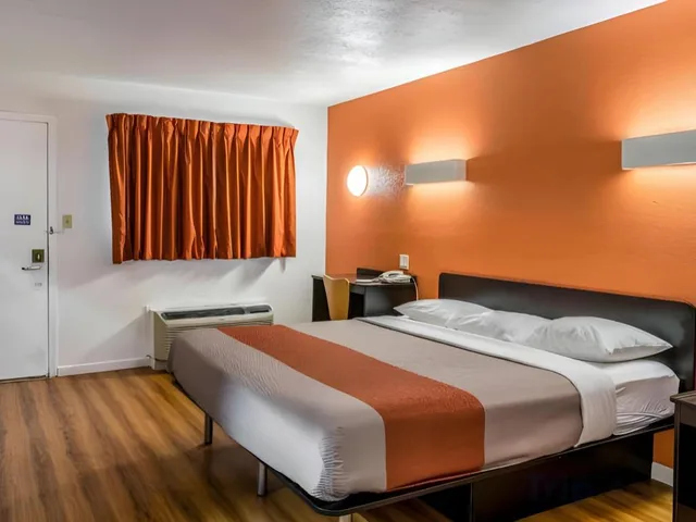 غرفة بسرير مزدوج للمدخنين، Motel6 Tacoma, WA - Fife 9/10